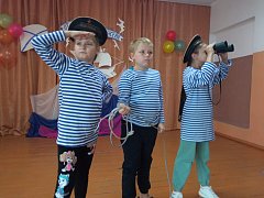 Обучающиеся т /о "Калейдоскоп  идей" (школа с. Шереметьевка) в преддверии Дня военно-морского флота подготовили и провели мероприятие "От ботика до крейсера"