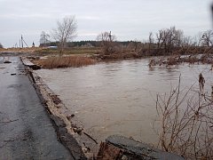Ограничение движения через мост продолжает действовать в Лысых Горах