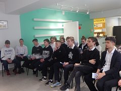 В рамках Года педагога и наставника в библиотеке Лысых Гор состоялась беседа за круглым столом