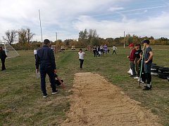 На стадионе в Лысых Горах прошли соревнования по легкой атлетике