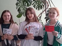 Волонтеры из Лысых Гор напомнили о правилах безопасного поведения на каникулах 
