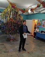 В школе поселка Яблочный дети, педагоги и родители провели новогодний вечер