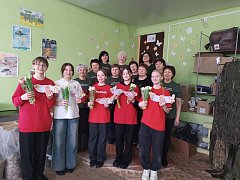 Первые поздравили женщин-волонтеров Лысогорского района с праздником
