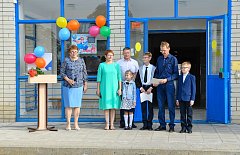 В МБОУ СОШ №2 р.п. Лысые Горы прошла торжественная линейка, посвященная Дню знаний