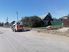 Представители Общественного совета при администрации МР осмотрели ход работ по строительству тротуара по ул. Центральная в Лысых Горах