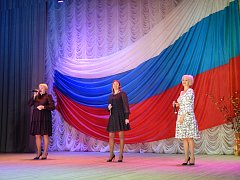 Сотрудники полиции Лысогорского района отмечают профессиональный праздник