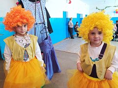 Семейный театральный клуб волонтёров культуры «Добро и Солнце» выступает со спектаклем в селах Лысогорского района