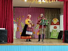 Есть  такая традиция: чествовать людей сельскохозяйственного труда 