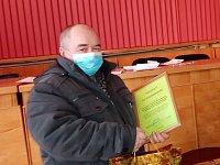 Приемной семье вручили грамоту