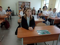 Парта Героя Владимира Кирилина  открыта в Лысогорской школе № 1