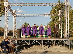 В парке Лысых Гор  выступили вокальная группа «Надежда» и Елена Тюсина