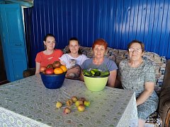 В ГАУ СО «КЦСОН Лысогорского района» проходит сезонная акция «Урожайная грядка»